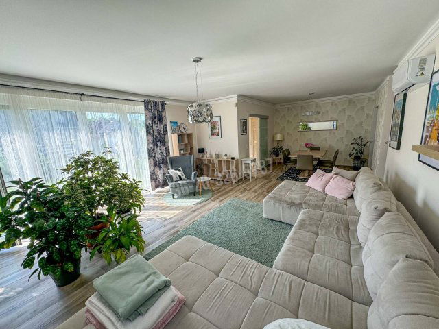 Eladó ikerház, Budapesten, XVIII. kerületben 219 M Ft, 5 szobás