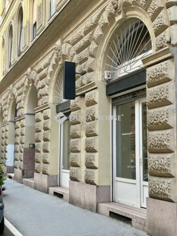 Eladó üzlethelyiség, Budapesten, VI. kerületben 98.9 M Ft