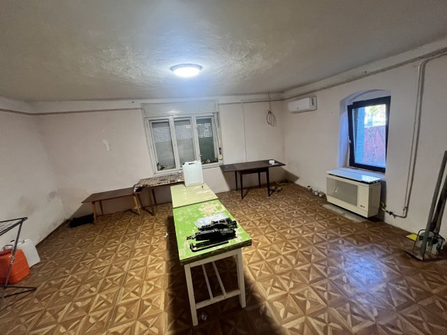 Eladó családi ház, Zsadányon 8.5 M Ft, 2 szobás