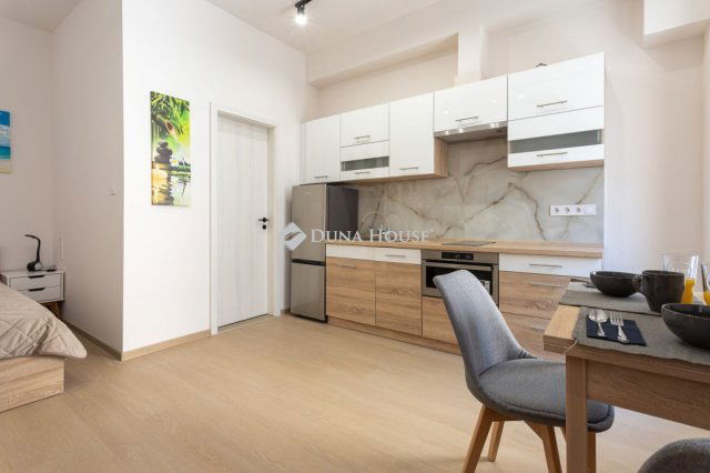 Eladó téglalakás, Budapesten, VII. kerületben 47.5 M Ft