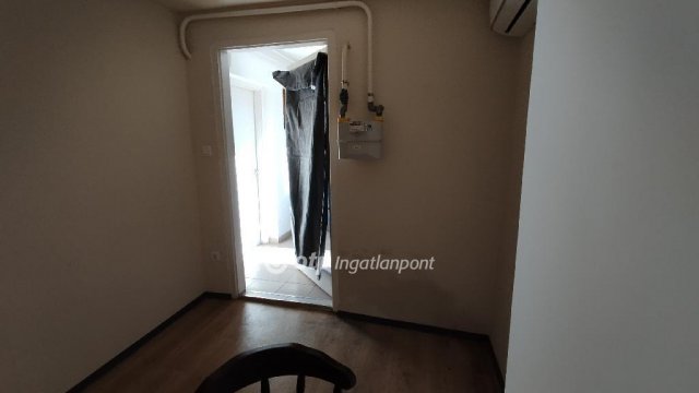 Eladó családi ház, Jászberényben 28 M Ft, 1+4 szobás