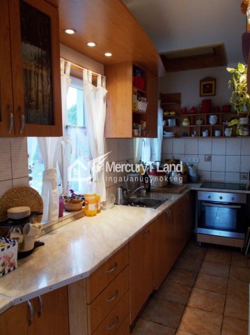 Eladó családi ház, Balatonfűzfőn 128 M Ft, 6 szobás