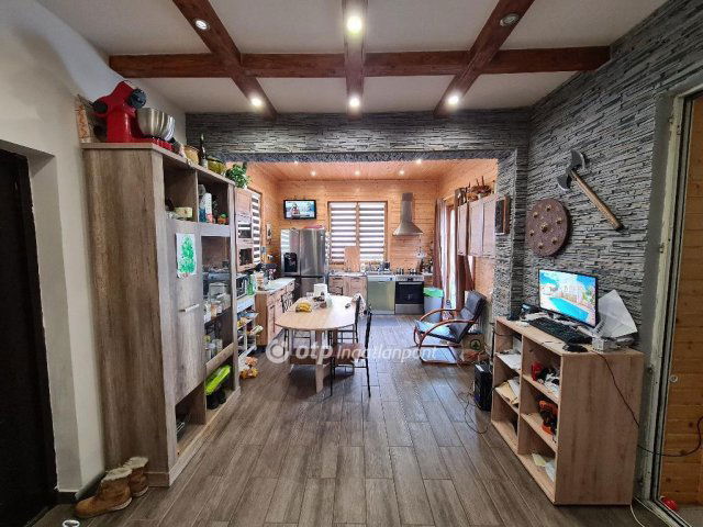 Eladó családi ház, Mikepércsen 47.9 M Ft, 2+3 szobás