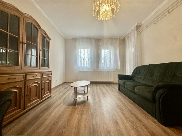 Eladó téglalakás, Keszthelyen 94.9 M Ft, 4 szobás