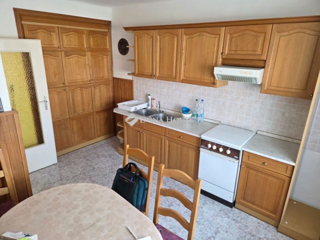 Eladó panellakás, Sárváron, Gárdonyi Géza utcában 44 M Ft