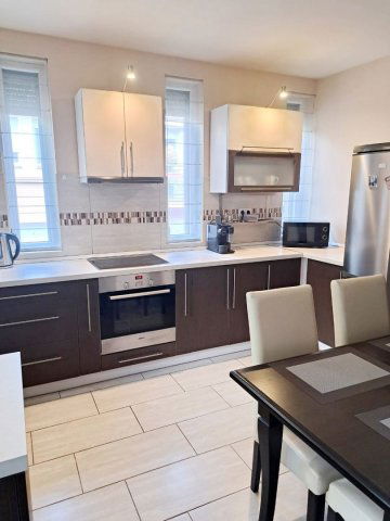 Kiadó téglalakás, albérlet, Debrecenben 310 E Ft / hó, 3 szobás