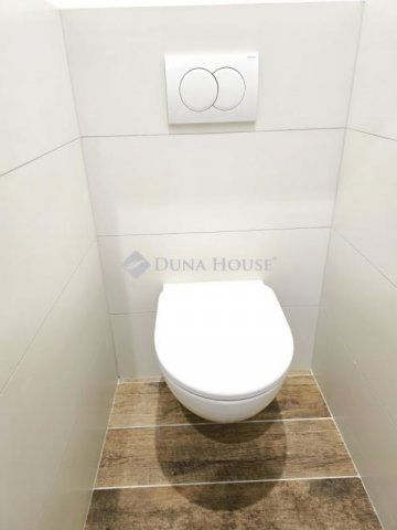 Eladó téglalakás, Pécsett 59.9 M Ft, 3 szobás