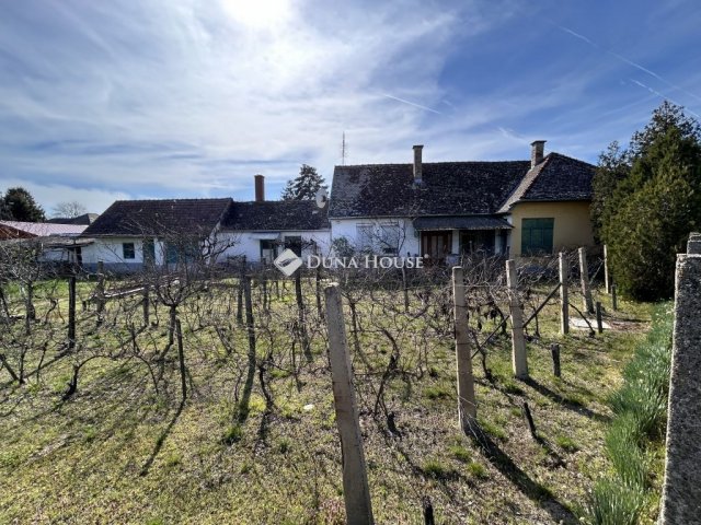 Eladó családi ház, Nagybaracskán 14.99 M Ft, 3 szobás