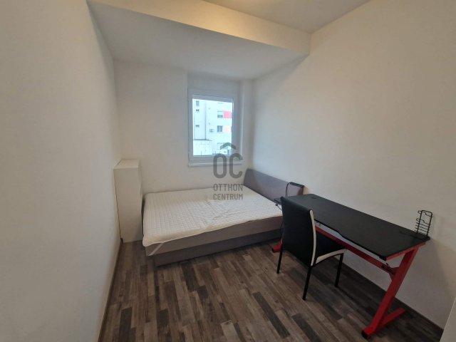 Kiadó téglalakás, albérlet, Komáromban 250 E Ft / hó, 3 szobás