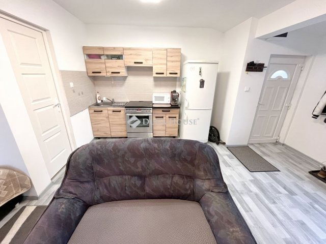 Eladó téglalakás, Budapesten, XX. kerületben 33.5 M Ft, 1 szobás