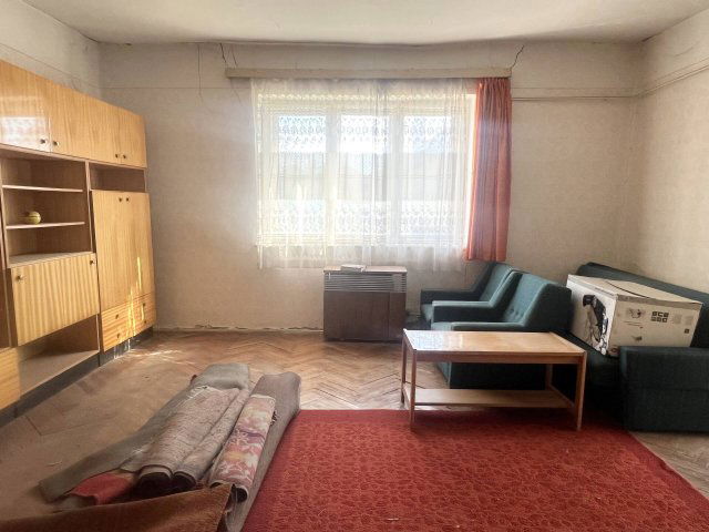 Eladó családi ház, Orosházán 9.9 M Ft, 3 szobás