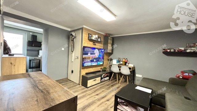 Eladó családi ház, Kiskunfélegyházán 27 M Ft, 2 szobás