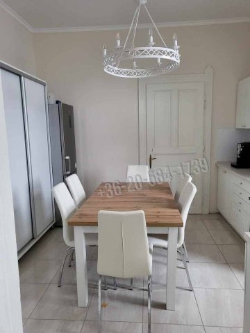 Eladó téglalakás, Keszthelyen 119 M Ft, 4 szobás