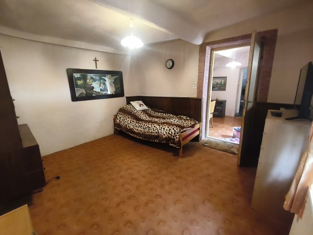 Eladó családi ház, Olaszon 34.99 M Ft, 6 szobás