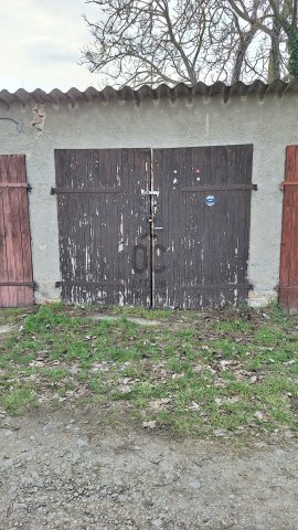 Eladó garázs, Szekszárdon 6 M Ft / költözzbe.hu