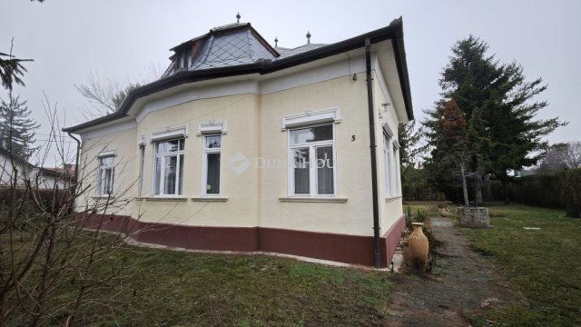 Eladó családi ház, Dunakeszin 199 M Ft, 6 szobás