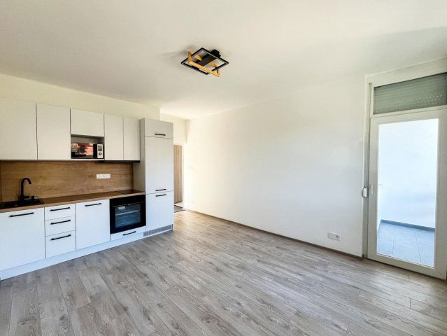 Kiadó téglalakás, albérlet, Tatán 200 E Ft / hó, 2+1 szobás