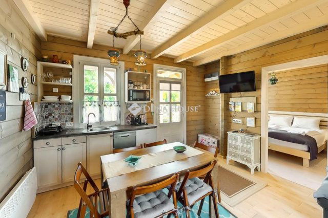 Eladó üzlethelyiség, Cegléden 450 M Ft, 15 szobás