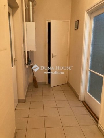 Eladó családi ház, Budapesten, III. kerületben 399 M Ft