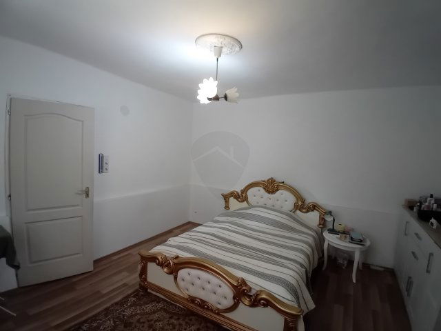 Eladó családi ház, Apcon 14.2 M Ft, 2 szobás