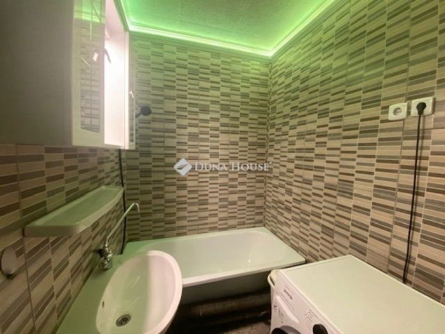 Eladó panellakás, Budapesten, VIII. kerületben 62 M Ft, 2 szobás