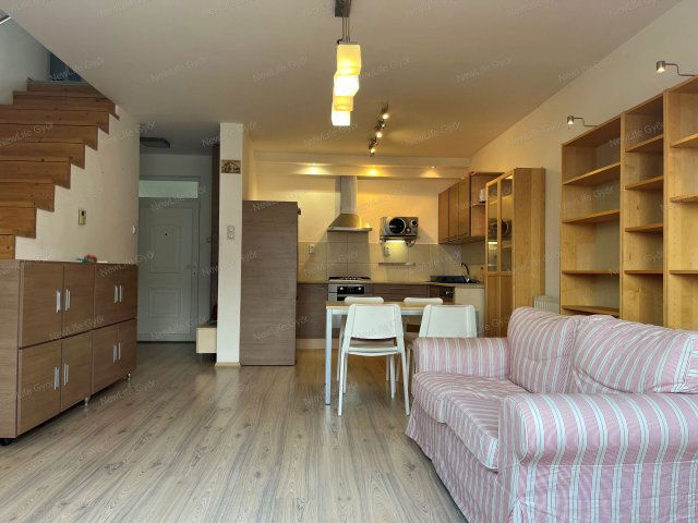 Eladó téglalakás, Győrött 68 M Ft, 2+1 szobás