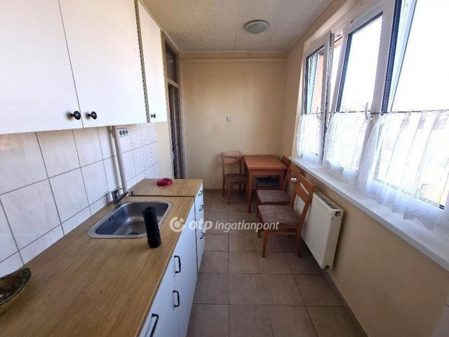 Eladó panellakás, Szigetszentmiklóson 62.9 M Ft, 2+1 szobás