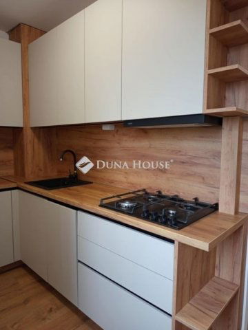 Eladó panellakás, Pécsett 54.9 M Ft, 2 szobás