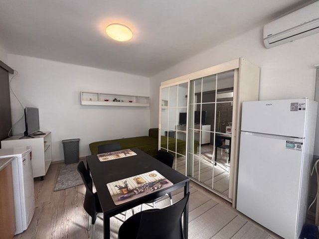 Kiadó téglalakás, albérlet, Pécsett, Remény utcában, 1 szobás