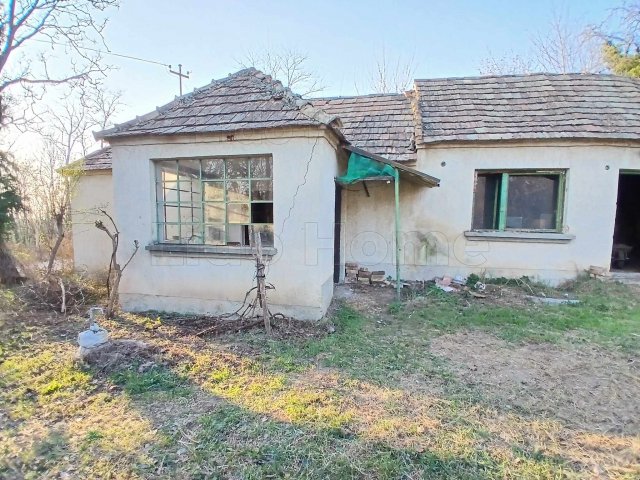 Eladó családi ház, Bakonyszentlászlón 12 M Ft, 2 szobás