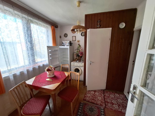 Eladó családi ház, Csobánkán 33 M Ft, 2 szobás
