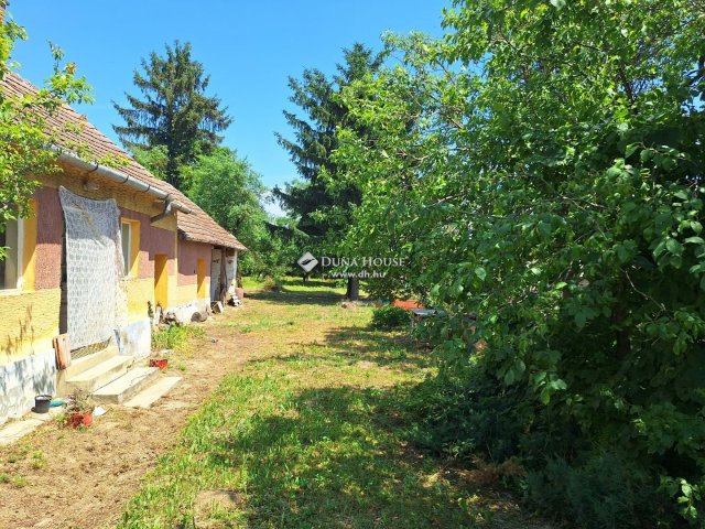 Eladó családi ház, Csehiben 3.9 M Ft, 1 szobás