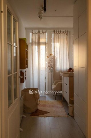 Eladó panellakás, Székesfehérvárott 60 M Ft, 2+1 szobás