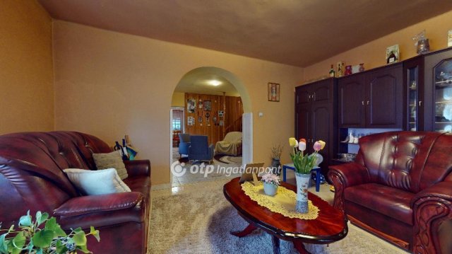 Eladó családi ház, Alsóvadászon 38.5 M Ft, 4 szobás