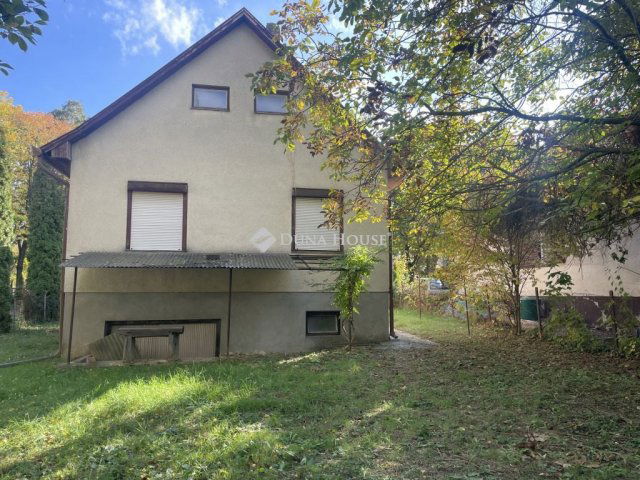 Eladó nyaraló, Balatonföldváron 110 M Ft, 5 szobás