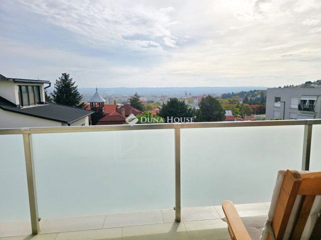 Kiadó téglalakás, albérlet, Pécsett 350 E Ft / hó, 3 szobás