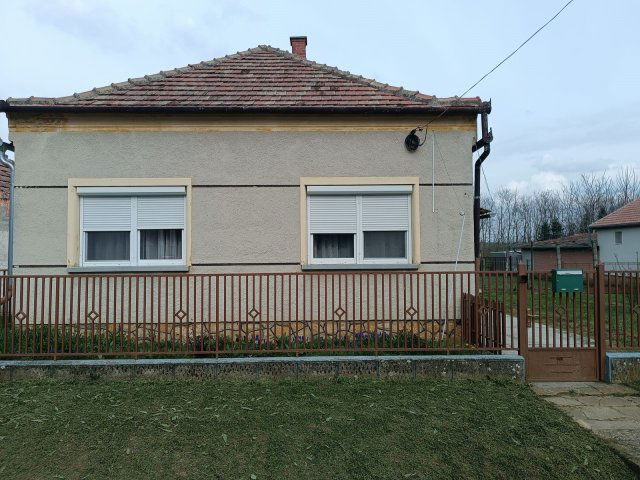 Eladó családi ház, Iszkázon 23.5 M Ft, 3 szobás