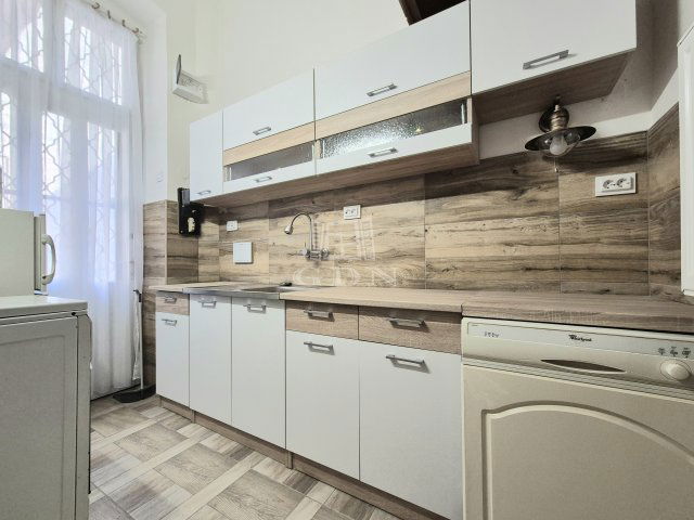 Eladó téglalakás, Budapesten, VII. kerületben 62.5 M Ft