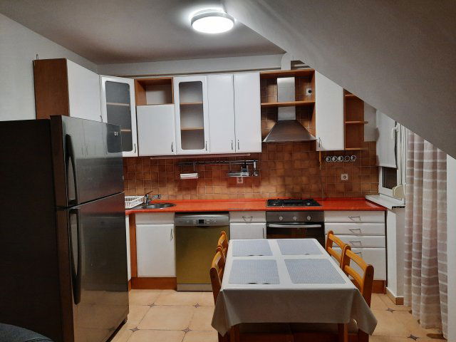 Kiadó téglalakás, albérlet, Debrecenben 220 E Ft / hó, 3 szobás