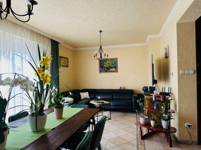 Eladó ikerház, Debrecenben 170 M Ft, 5 szobás