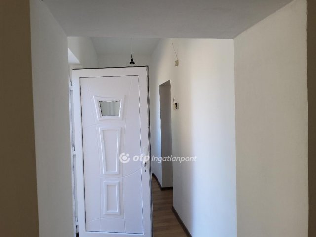 Eladó családi ház, Turán 35 M Ft, 3 szobás