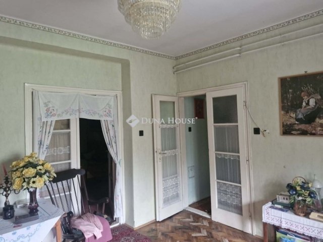 Eladó családi ház, Szegeden 105 M Ft, 3 szobás