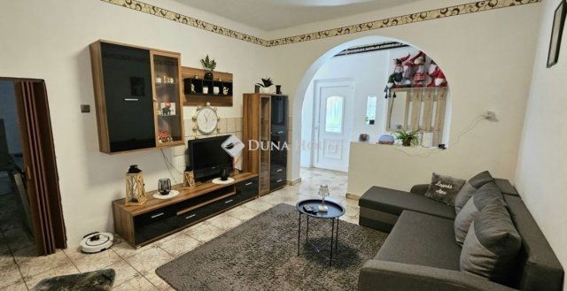 Eladó családi ház, Baksán 51.99 M Ft, 4 szobás