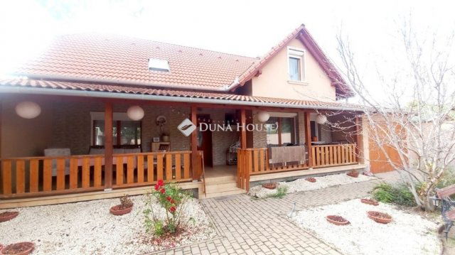 Eladó családi ház, Nagykőrösön 80 M Ft, 4 szobás