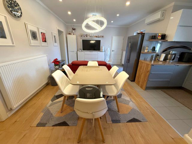 Eladó téglalakás, Pécsett, Semmelweis utcában 79.9 M Ft