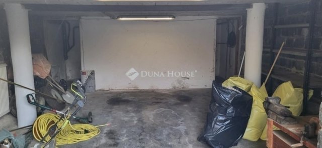 Eladó családi ház, Mogyoródon 98 M Ft, 5 szobás