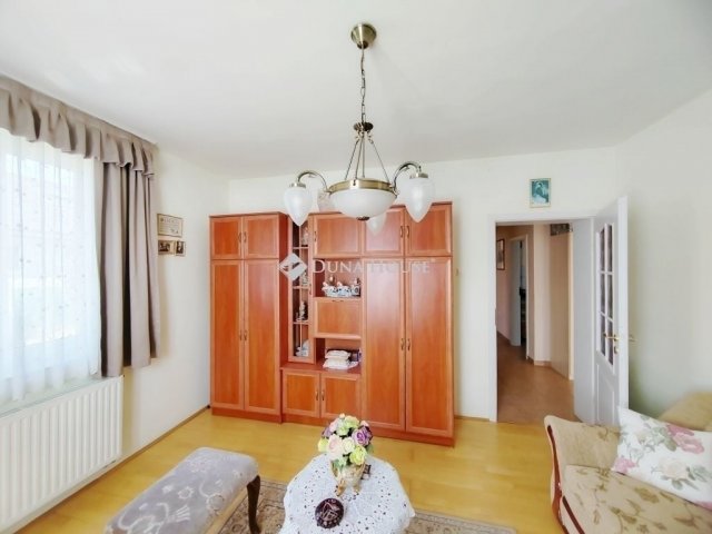 Eladó családi ház, Szombathelyen 119.9 M Ft, 5+1 szobás