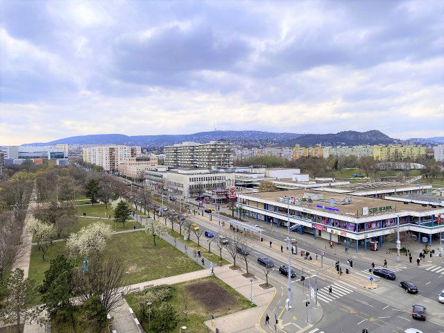 Eladó panellakás, Budapesten, XI. kerületben, Etele úton