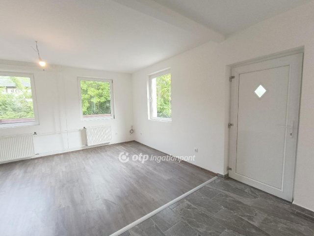 Eladó családi ház, Szigetszentmiklóson 69.9 M Ft, 2+2 szobás