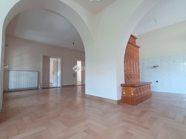 Eladó családi ház, Kecskeméten 97.9 M Ft, 3 szobás